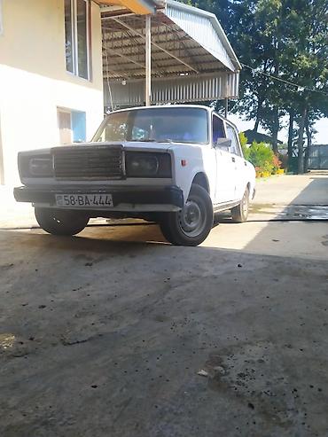 bmw e 39: Lada 2107, ağ rəng, sedan kuzov. Arxa ötürücülü, 4 qapı, 5 yerlik — 1