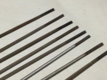 Ostali alati i mašine: Turpija poluokrugla 2x1mm, duzine 100mm (2148) Turpija poluokrugla – x — 4