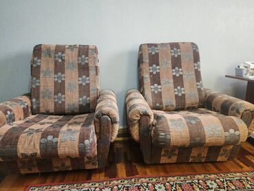 обмен мебели: Продам 2 кресла в хорошем состоянии. Торг уместен
