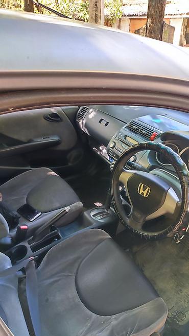 1 nz: Honda Fit: 2001 г., 1.3 л, Вариатор, Бензин, Хэтчбэк — 2