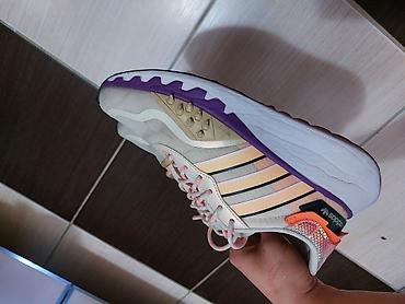 model a2190: Adidas patike – model sa izraženim trail/urban dizajnom Lepo očuvane - — 3