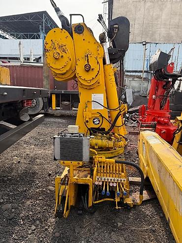 Манипуляторы: Манипулятор, 2007 г., 8 т — 2