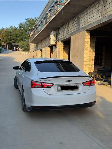 chevrolet salon kredit: Chevrolet Malibu: 1.5 l | 2021 il 142000 km Sedan — 4
