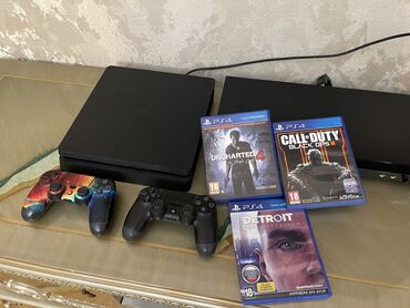 PS4 (Sony Playstation 4): PS4 Slim 1Tb yaddash + 2 joystick ve 3 oyun diski