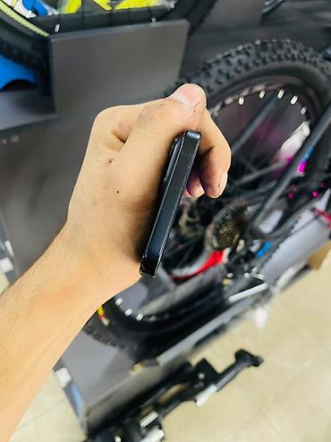 iphone: IPhone 13, Qara — 8