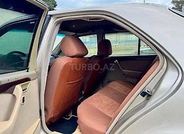 mersedes 111: Mercedes-Benz C-Class sedan (W202) - Kuzov: 4 qapılı sedan, bej rəng — 7