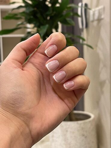 помощник официанта: Требуется мастер маникюра со стажем 60/40, район маевка