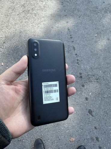 işlənmiş telefonlar ucuz: Samsung Galaxy A01, 16 GB, rəng - Qara, Zəmanət, İki sim kartlı