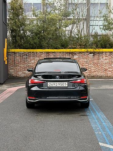 Lexus: Lexus ES: 2021 г., 2.5 л, Гибрид — 4