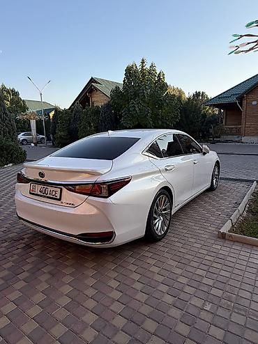 беха 5: Lexus ES: 2021 г., 2.5 л, Типтроник, Гибрид, Седан — 8