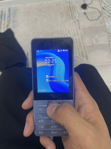 спутник телефон: Nokia 1, Б/у, цвет - Голубой, 2 SIM