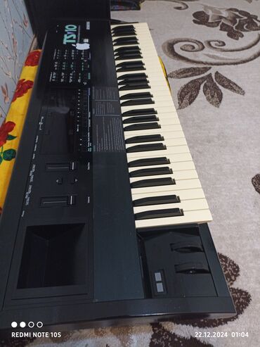 профессиональные музыкальные инструменты: Ensoniq TS 10 в хорошем состоянии