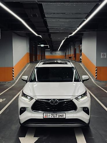 2023: Toyota Highlander: 2023 г., 2.4 л, Бензин, Кроссовер — 1