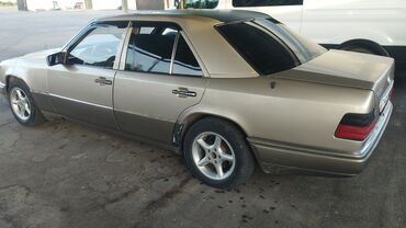 девевые машины: Mercedes-Benz E-Class: 1991 г., 2.3 л, Механика, Бензин, Седан