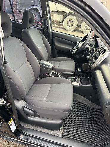 Toyota: Toyota RAV4: 2004 г., 2 л, Автомат, Бензин, Кроссовер at lalafo.kg — 5 Toyota: Toyota RAV4: 2004 г., 2 л, Автомат, Бензин, Кроссовер — 5