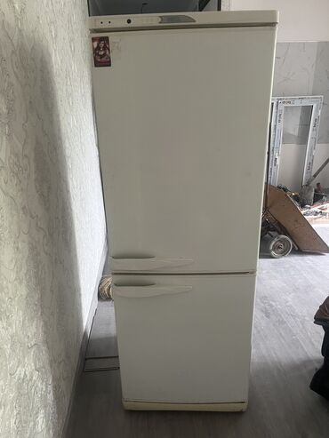 холодильник: Холодильник Stinol, Б/у, Двухкамерный, 180 *