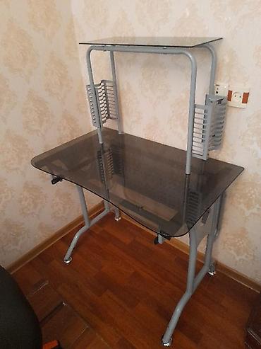 komputer stolu satisi: Kompüter masası, İşlənmiş, Açılmayan, Şüşə, Dördbucaq masa — 2