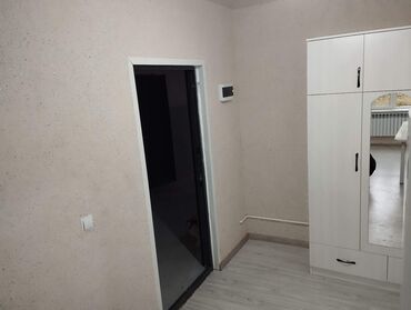 квартиру частный дом: 2 бөлмө, 30 кв. м, Малосемейка, 1 кабат, Эски ремонт
