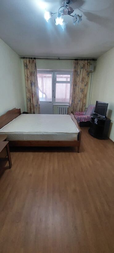 кв филармония: 1 комната, 30 м², 3 этаж, Старый ремонт