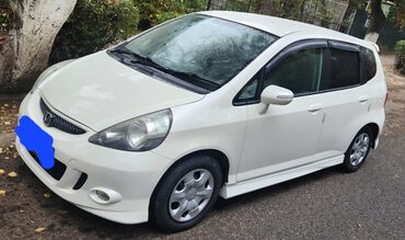 Honda: Honda Fit: 2005 г., 1.3 л, Автомат, Бензин