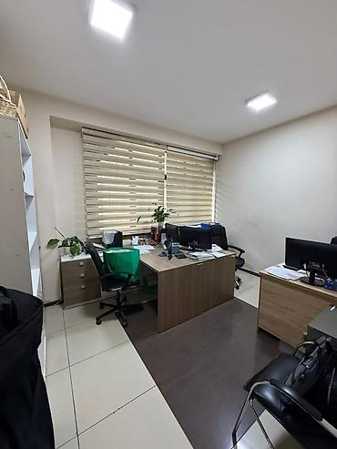 Аренда другой коммерческой недвижимости: Сдаётся в аренду коммерческое помещение на первой линии на пересечении — 4