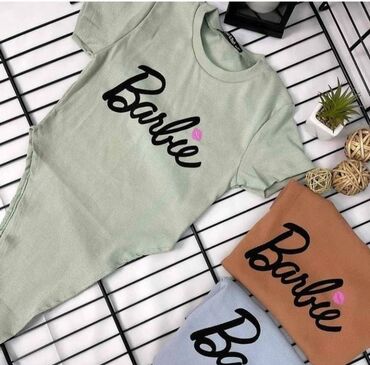 carape u boji: Barbie bodi na kratke rukave
Na stanju još u braon i zelenoj boji