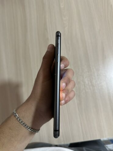 Apple iPhone: IPhone 8 Plus, 64 GB, Space Gray, Barmaq izi — 5