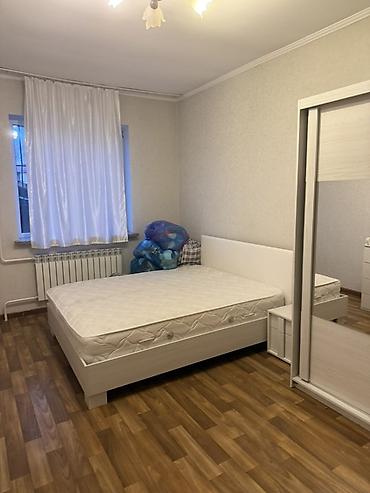 Спальные гарнитуры: Комплект мебели для спальни в светлом цвете (под выбеленный — 3