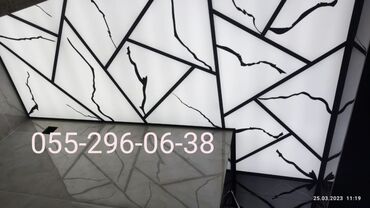 перегородка для лестницы: LED işıqlı dekorativ tavana panellər - Geometrik mozaika dizaynı: ağ