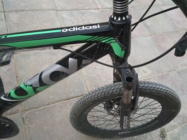 velosibet 20 lik: Şəhər velosipedi Adidas, 20"