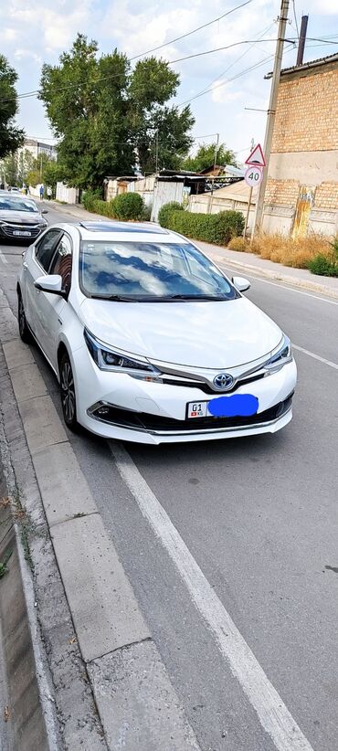 свита короля: Toyota Corolla: 2019 г., 1.8 л, Вариатор, Гибрид, Седан