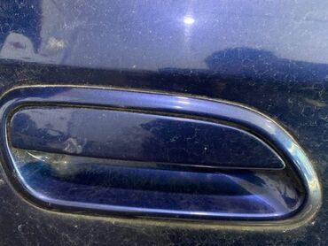 дверные: Задняя правая дверная ручка Subaru