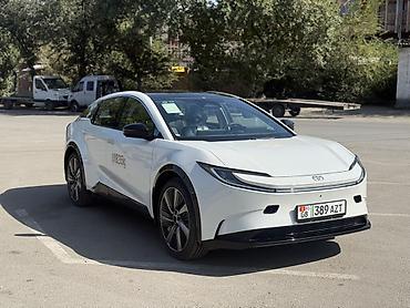 Продажа авто: Toyota bZ5: 2026 г., Автомат, Электромобиль, Лифтбек — 3