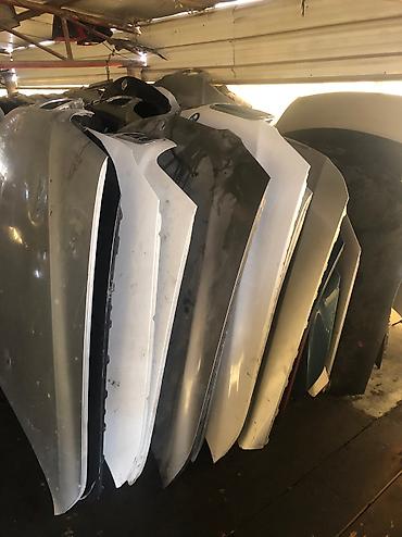 Капоты и комплектующие: BMW — 8