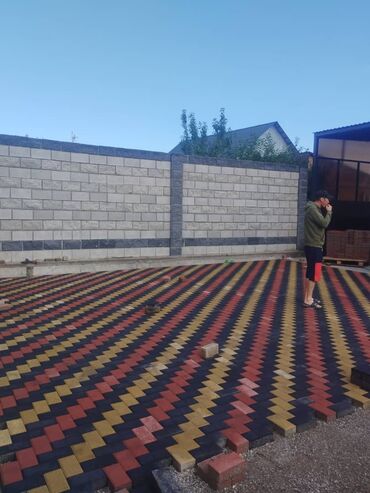 Евробрусчатка: Прессованная брусчатка высокого качества,в форме кирпича,есть все — 12