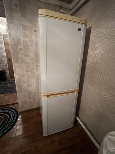 ищу работу пасудамойка: Холодильник Samsung, Б/у, Двухкамерный, No frost