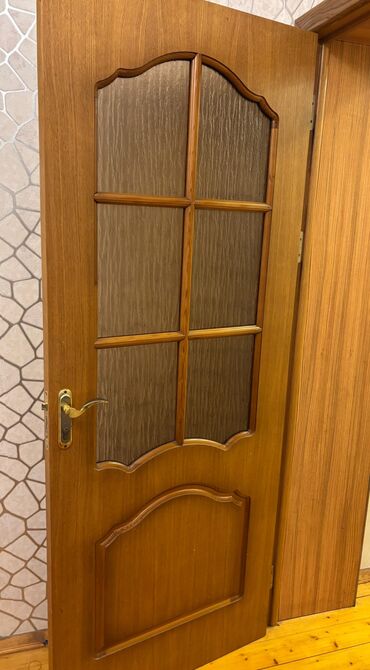 Tavan: Qonaq otağı üçün İşlənmiş Otaq qapısı 90x205 sm Zəmanətsiz, Ünvandan götürmə