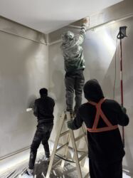 Штукатурка, шпаклевка: Декоративная штукатурка, Шпаклевка потолков, Шпаклевка стен | Арт бетон, Акриловая вода эмульсия, Венецианская Больше 6 лет опыта — 17