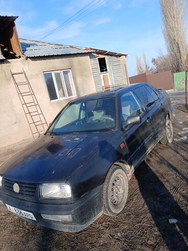 Volkswagen: Volkswagen Vento: 1993 г., 2 л, Механика, Бензин