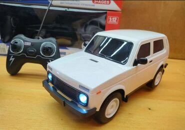 Oyuncaqlar: ● Oyuncaq Maşin Niva ● Zariyatqa ile işleyir ● Pultla idare olunur ● — 3