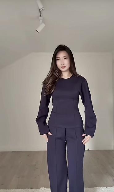 bleu de chanel: Женский костюм из плотного трикотажа, осталось только черный цвет — 1