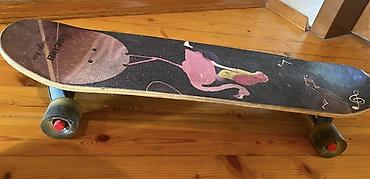 Skateboard – uzun lövhəli model - Geniş lövhə: Taxta gövdə, üst