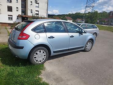 kzubr tools: Citroën C4, hečbek, svetloplava boja (metalik). Petoro vrata — 2