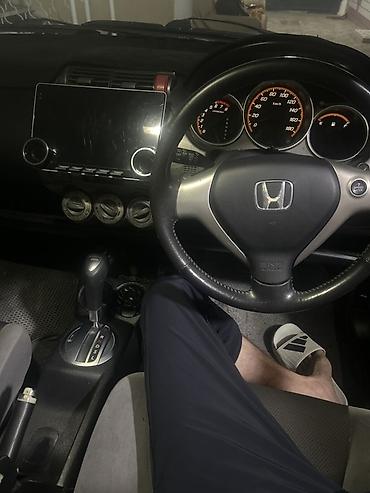 црв 3: Honda Fit: 2005 г., Автомат, Бензин, Хэтчбэк — 5