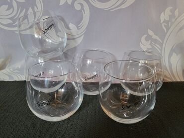 Čaše: Case nove za Schweppes. Nove case,sve na casama odsjaj od svetla na lalafo.rs — 3 Čaše: Case nove za Schweppes. Nove case,sve na casama odsjaj od svetla — 3