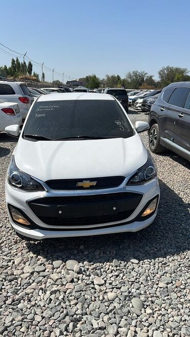 шины на спарк: Chevrolet Spark (рестайлинг), белый хэтчбек 5 дв. Кузов и дизайн: -