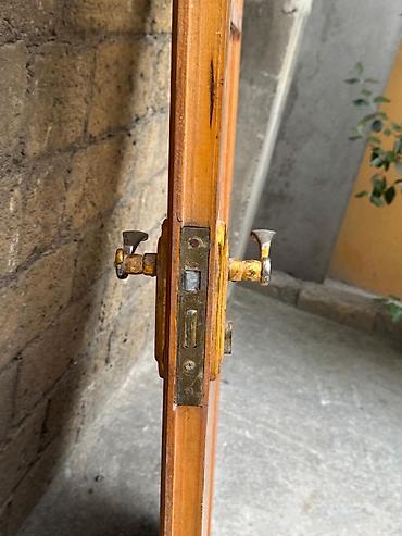 Ağac iç qapı – şüşəli klassik model - Material: təbii ağac fistiq