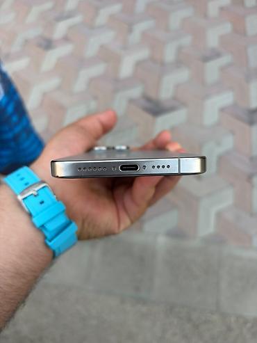 adapterlər iphone: IPhone 15 Pro Max, 256 GB, Gümüşü, Simsiz şarj — 4