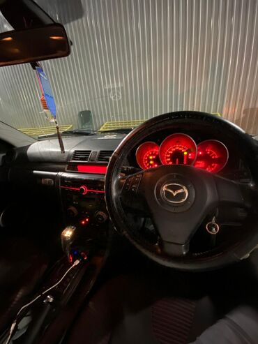 мазда продажа: Mazda Axela (Mazda3) седан, правый руль, серебристый цвет кузова