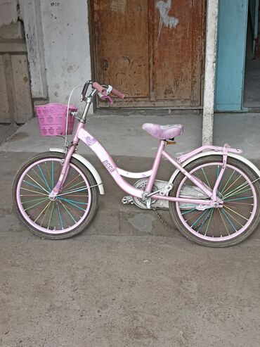 Велосипеды: Прадаю велосипед для девочек
